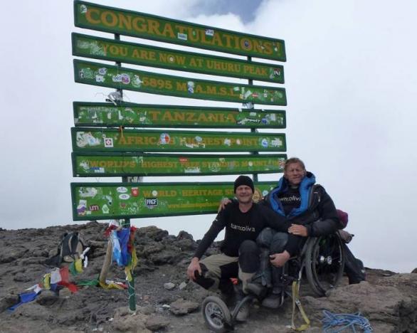 Kilimanjaro med rullstol - toppen är nådd!